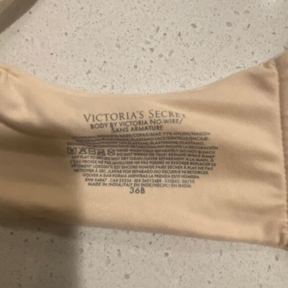 Victoria’s Secret bra, body by Victoria no wire bra size 36B - Picture 6 of 6